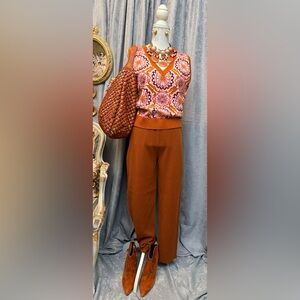 Sold-Knit Vest and Pants Set with Jewelry